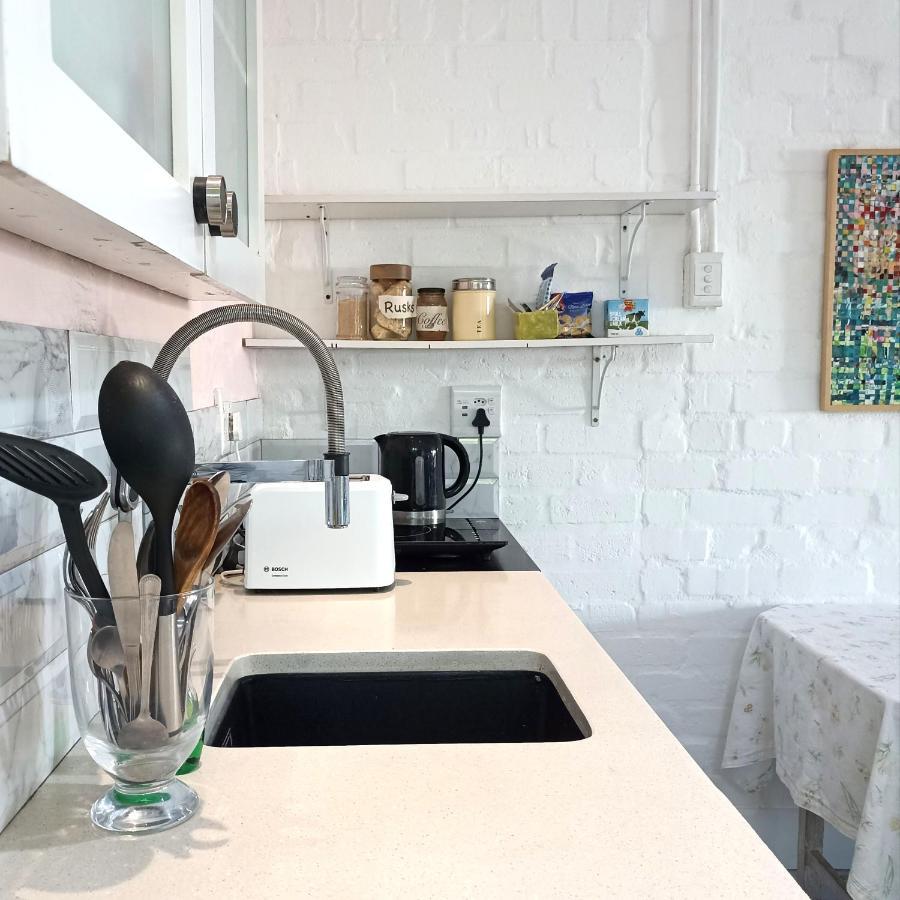 The Retreat Bed & Breakfast โคมเม็ทจี ภายนอก รูปภาพ