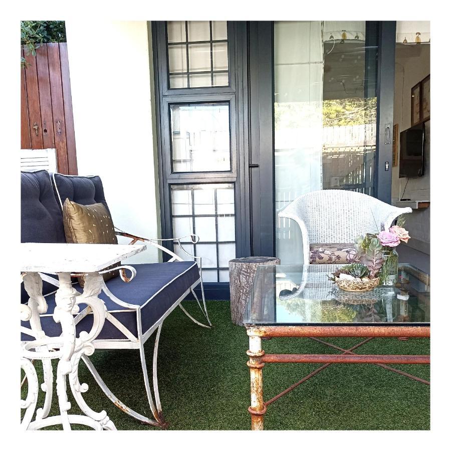 The Retreat Bed & Breakfast โคมเม็ทจี ภายนอก รูปภาพ