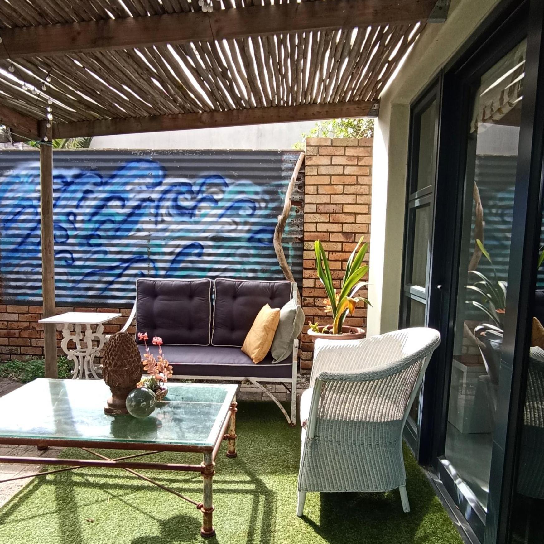 The Retreat Bed & Breakfast โคมเม็ทจี ภายนอก รูปภาพ